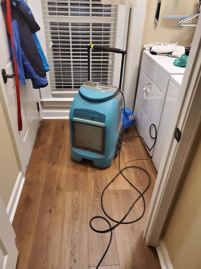 Commercial dehumidifier deployed for Flood Damage Cleanup in Mansfield